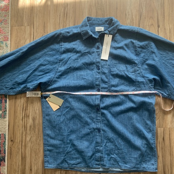 Aritzia chambray oversized button down - NWT - Picture 4 of 8